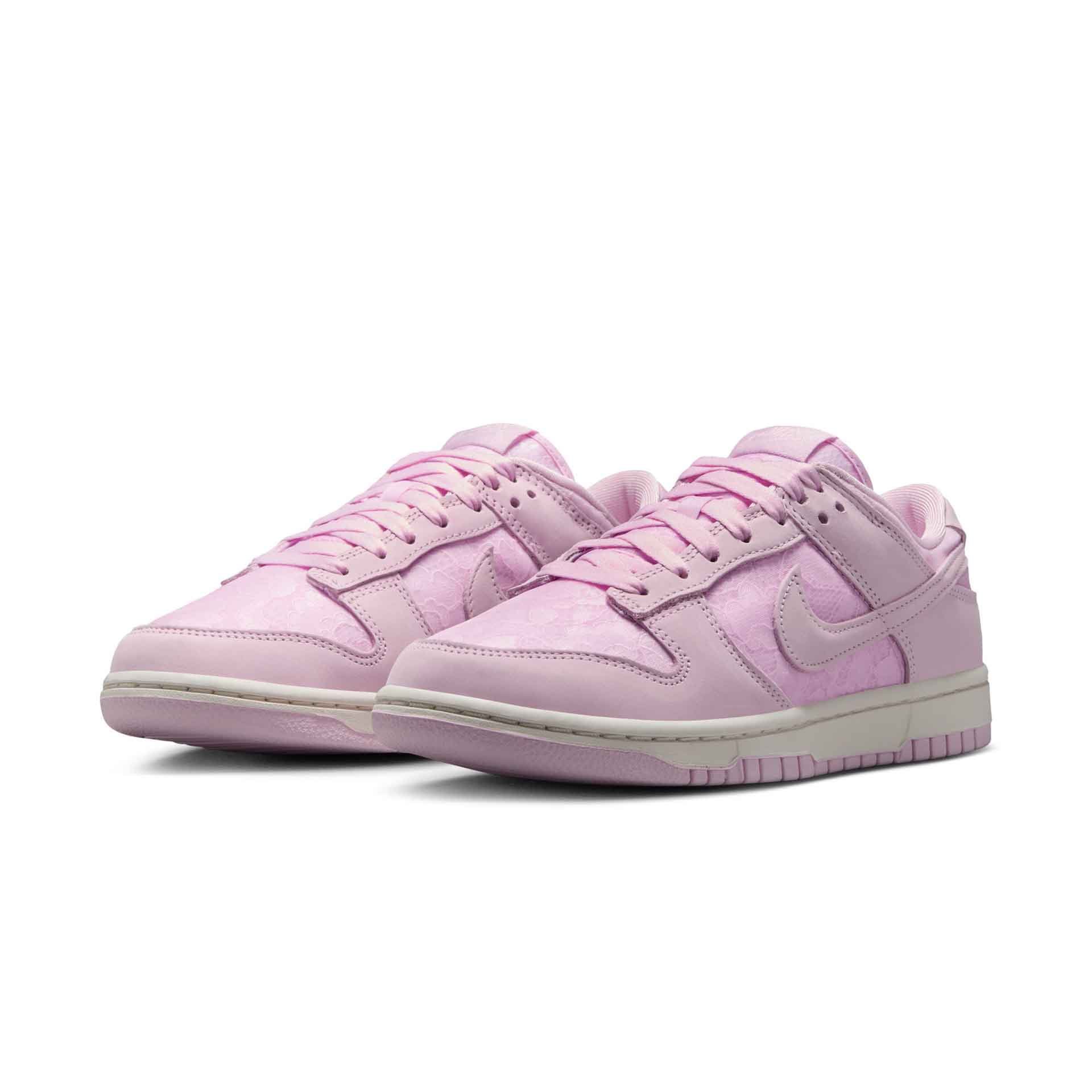 WMNS Dunk Low "Regal Pink"