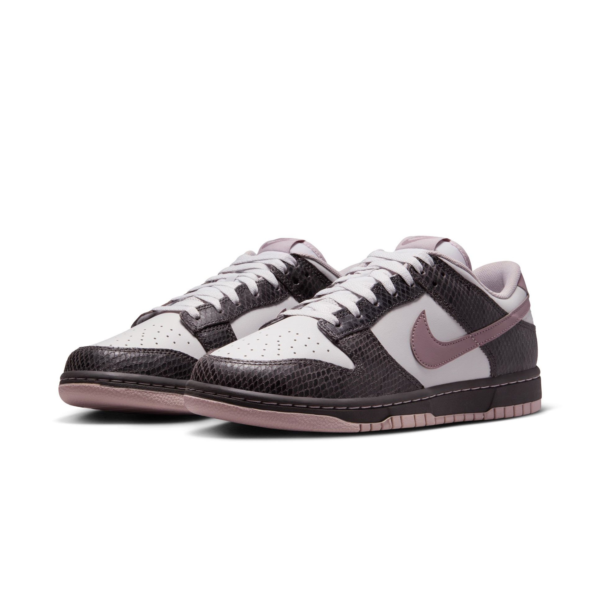 Dunk Low SE "Snakeskin Medium Ash"
