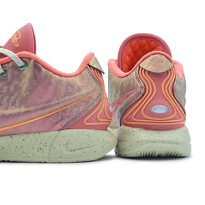LeBron XXI "Queen Conch"