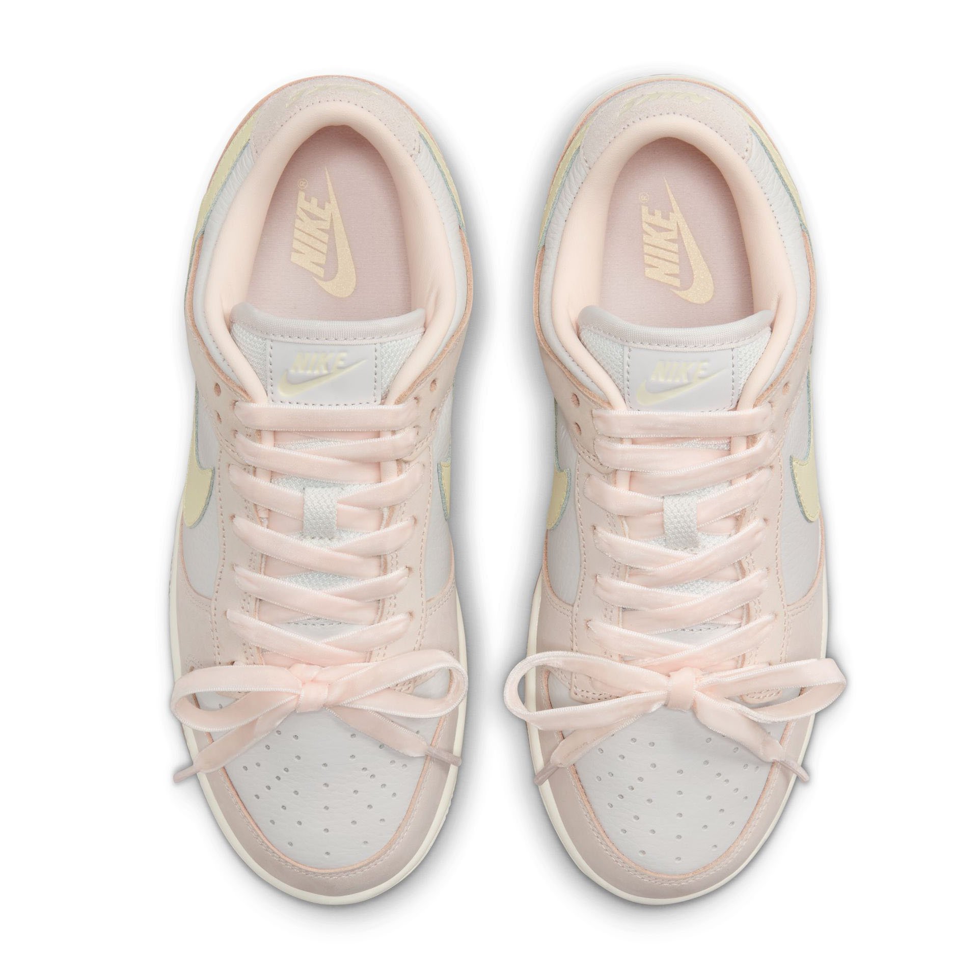 WMNS Dunk Low PRM "Light Soft Pink"