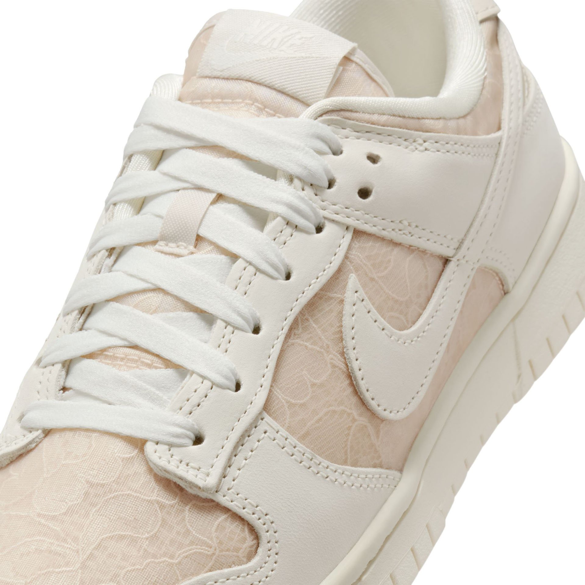 WMNS Dunk Low "Soft Pearl"