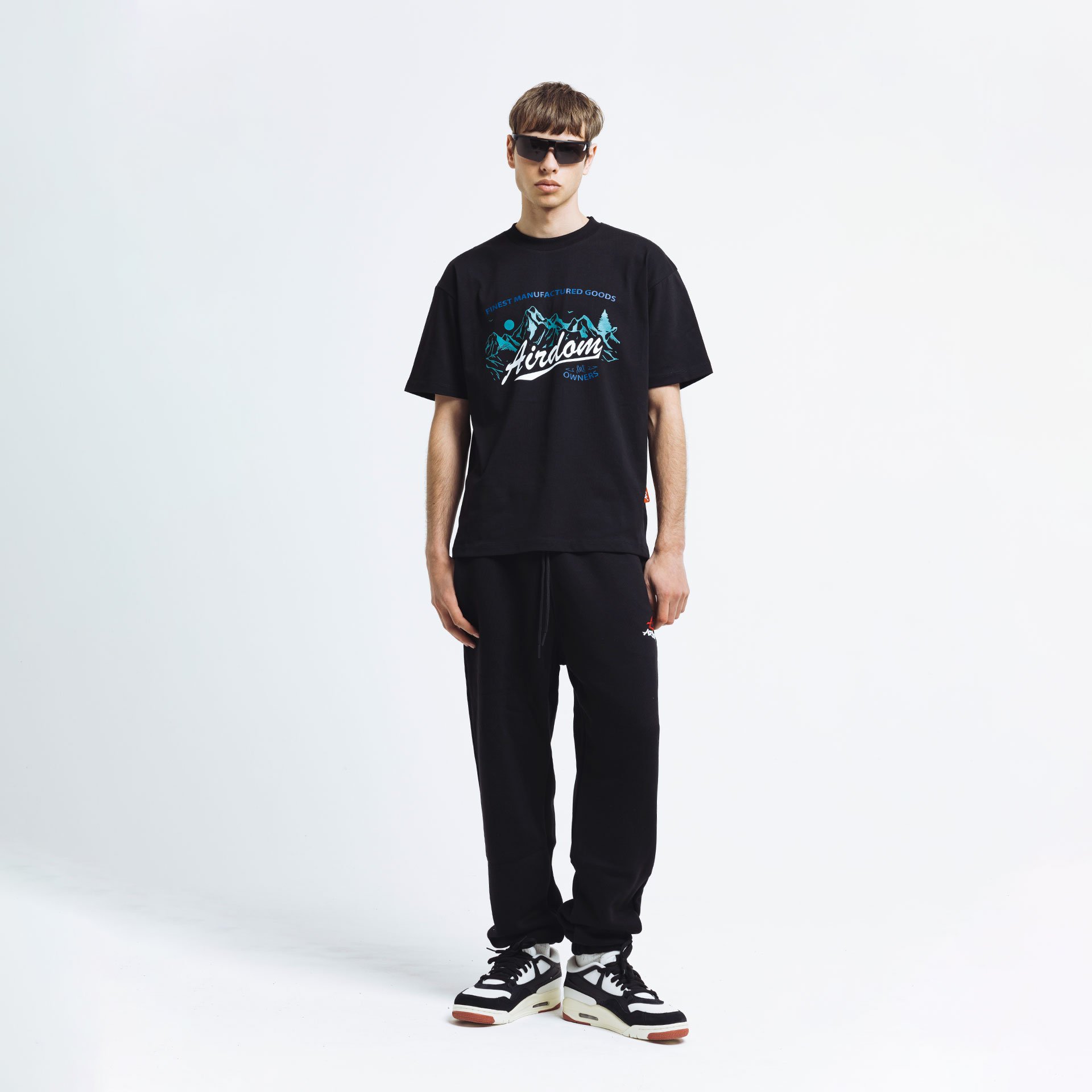 Airdom Mountains Owners Tee "Black"