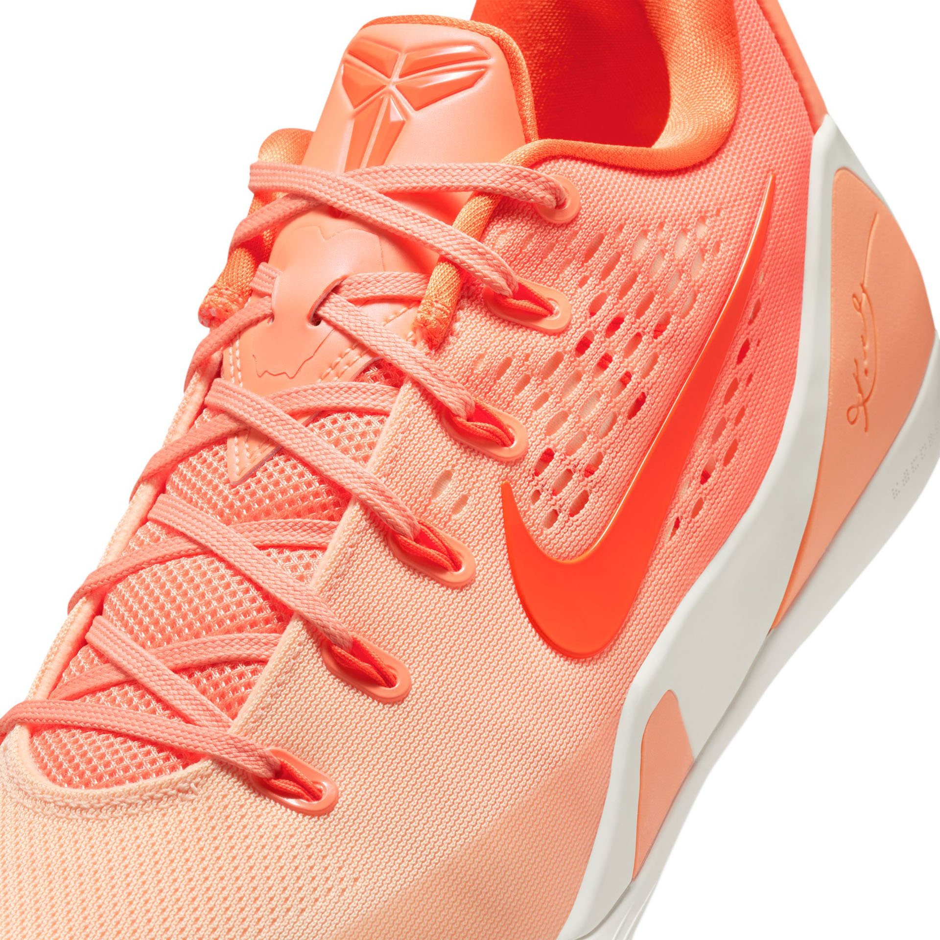 Kobe 9 EM Low Protro "WNBA"