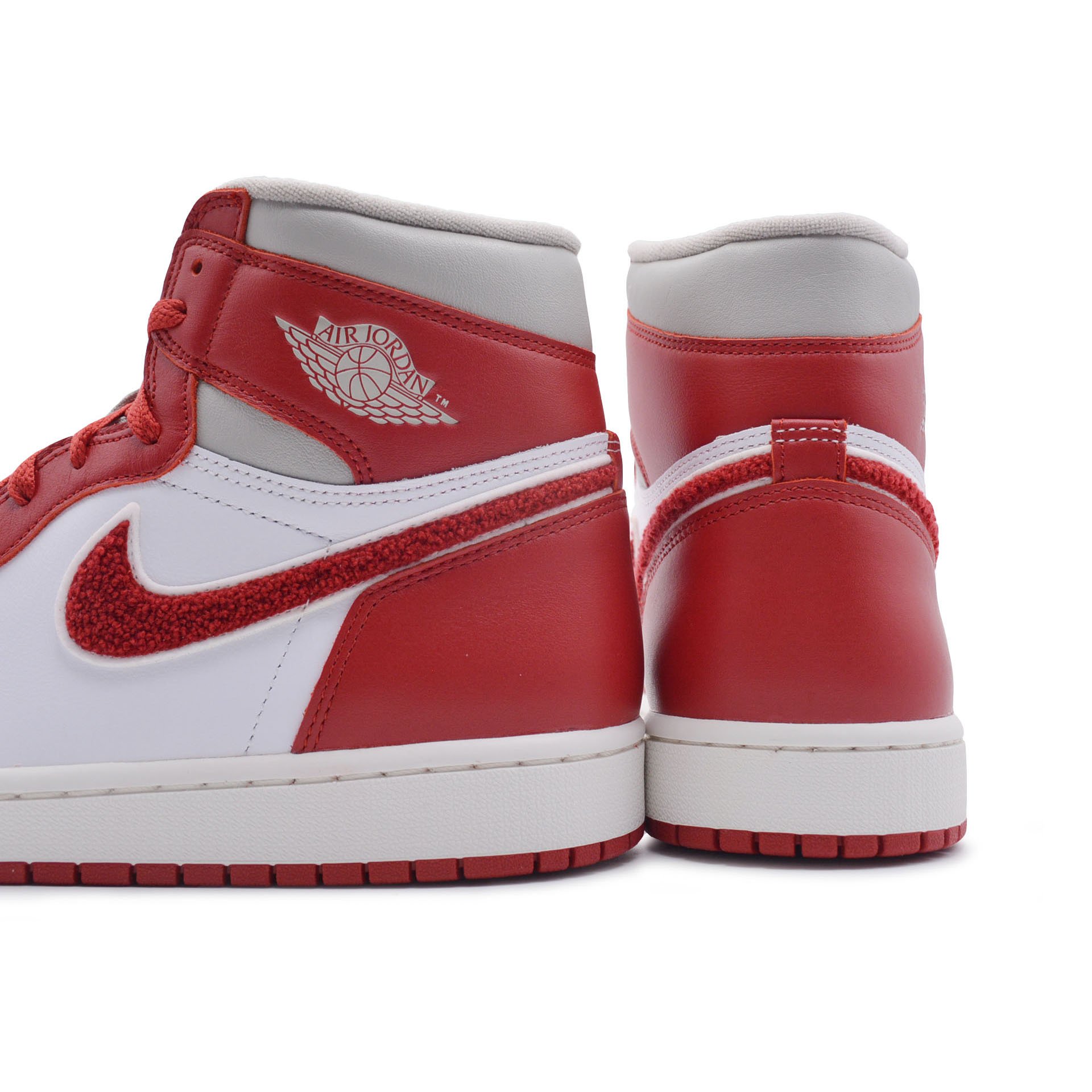 WMNS Air Jordan 1 Hi OG "Varsity Red"