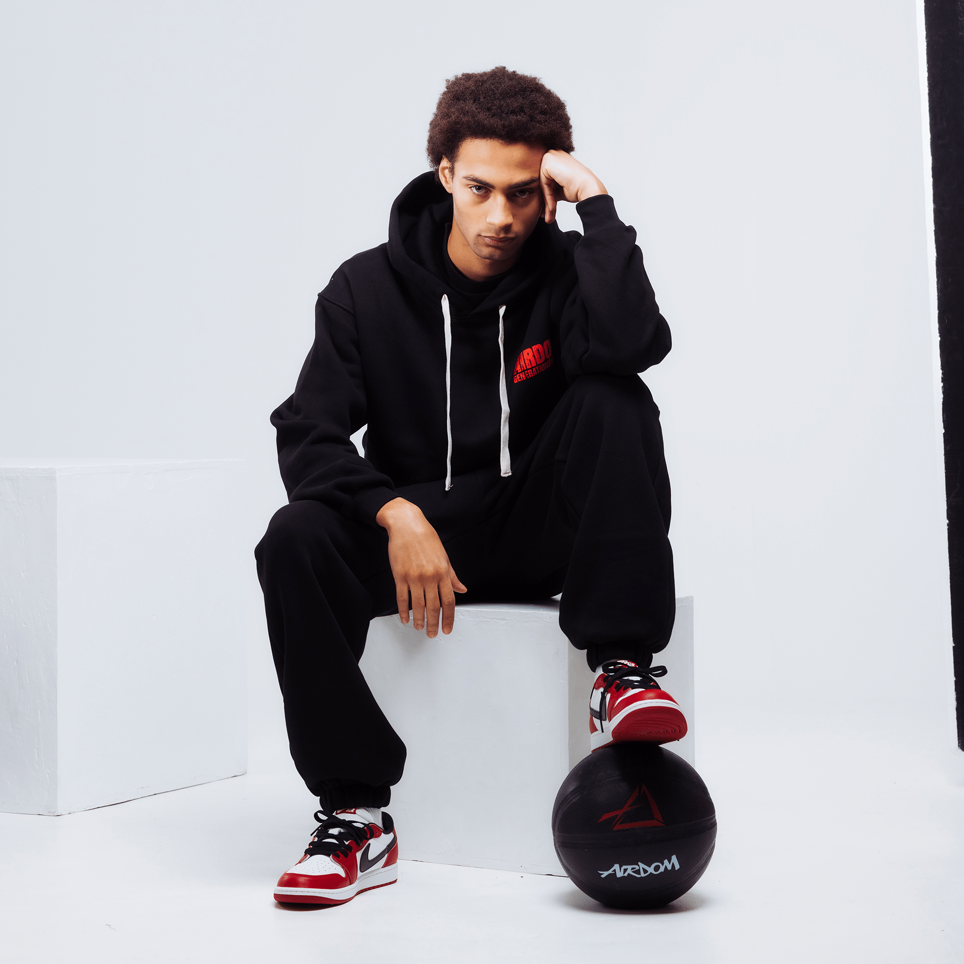 Airdom Court Hoodie "Black"