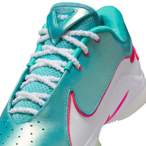 LeBron XXII XMAS "Limelight"
