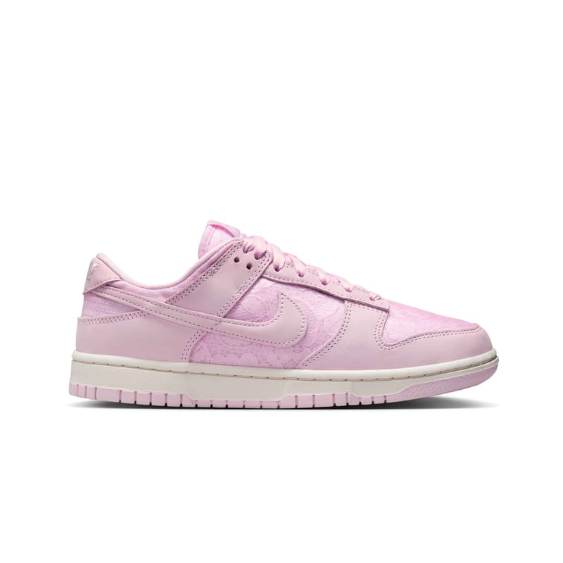 WMNS Dunk Low "Regal Pink"
