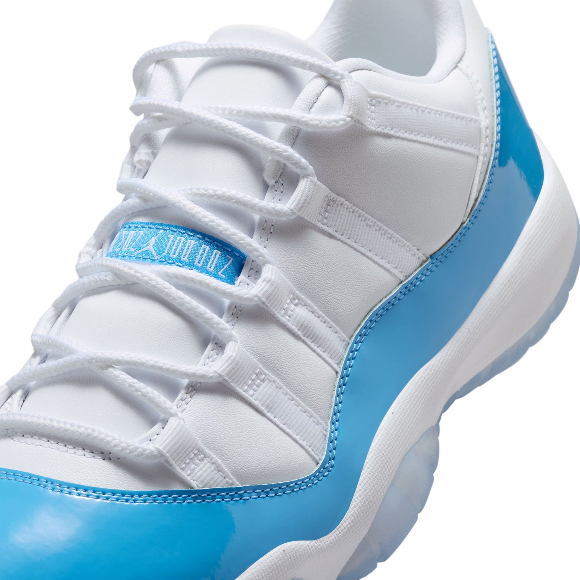 Air Jordan 11 Low "University Blue"