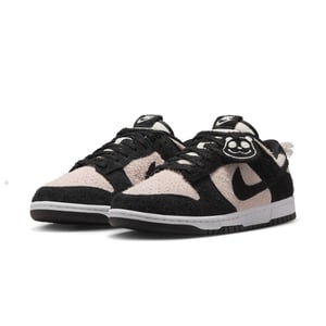 Dunk Low SE "Panda-Monium"