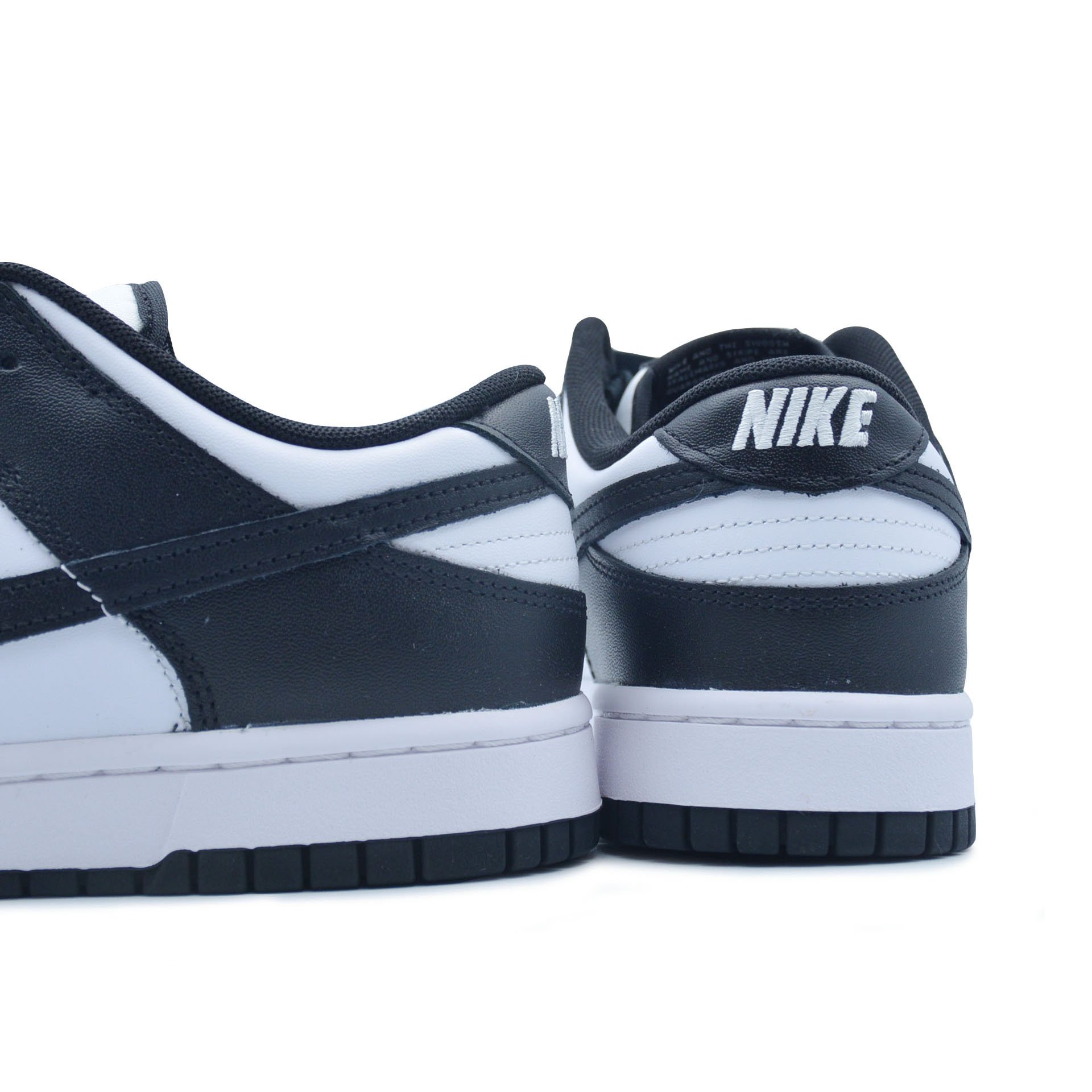 Dunk Low "Panda"