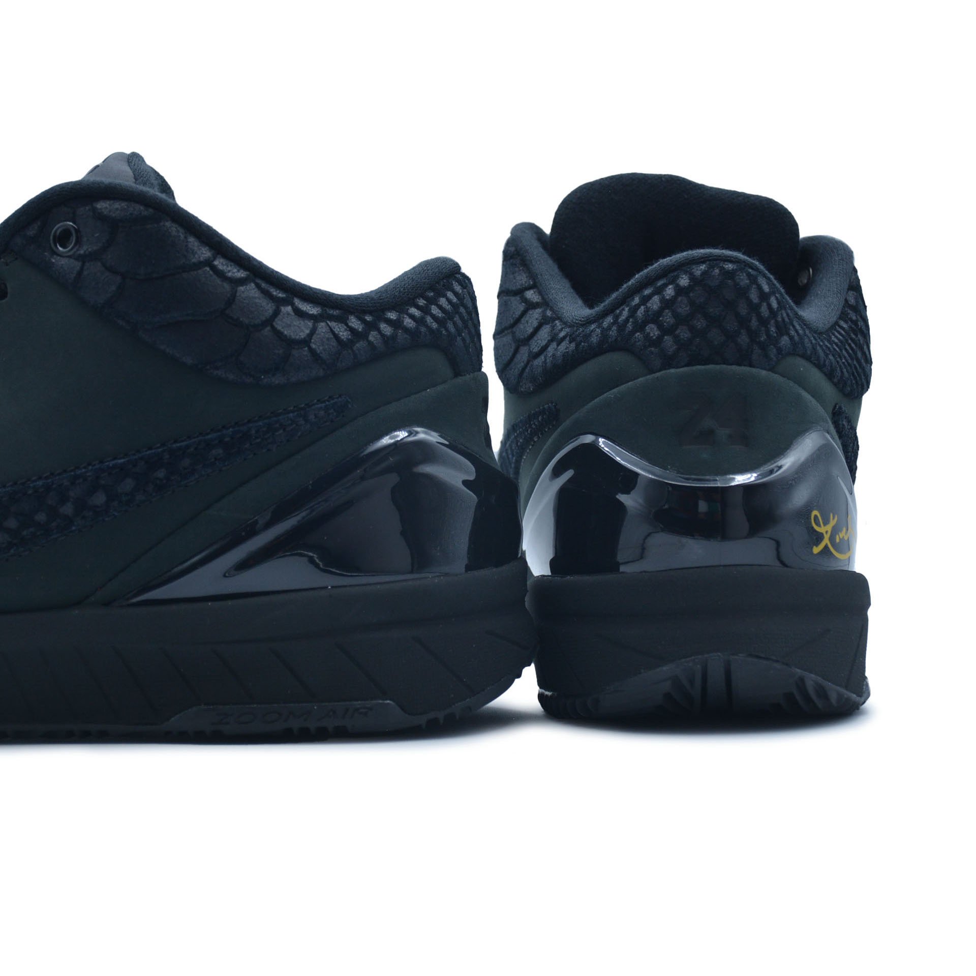 Kobe 4 "Black Mamba"