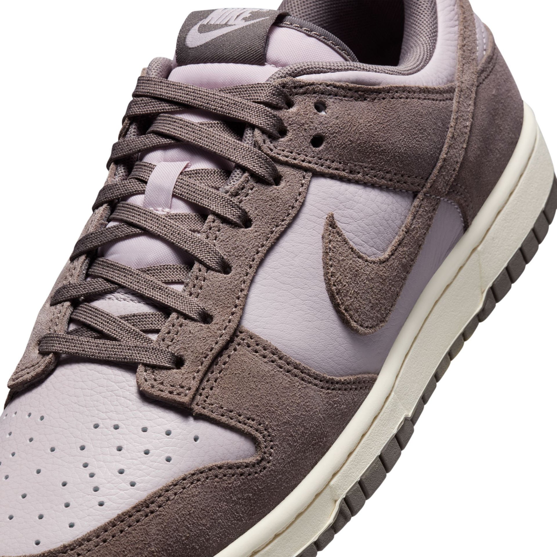 Dunk Low Retro "Platinum Violet"
