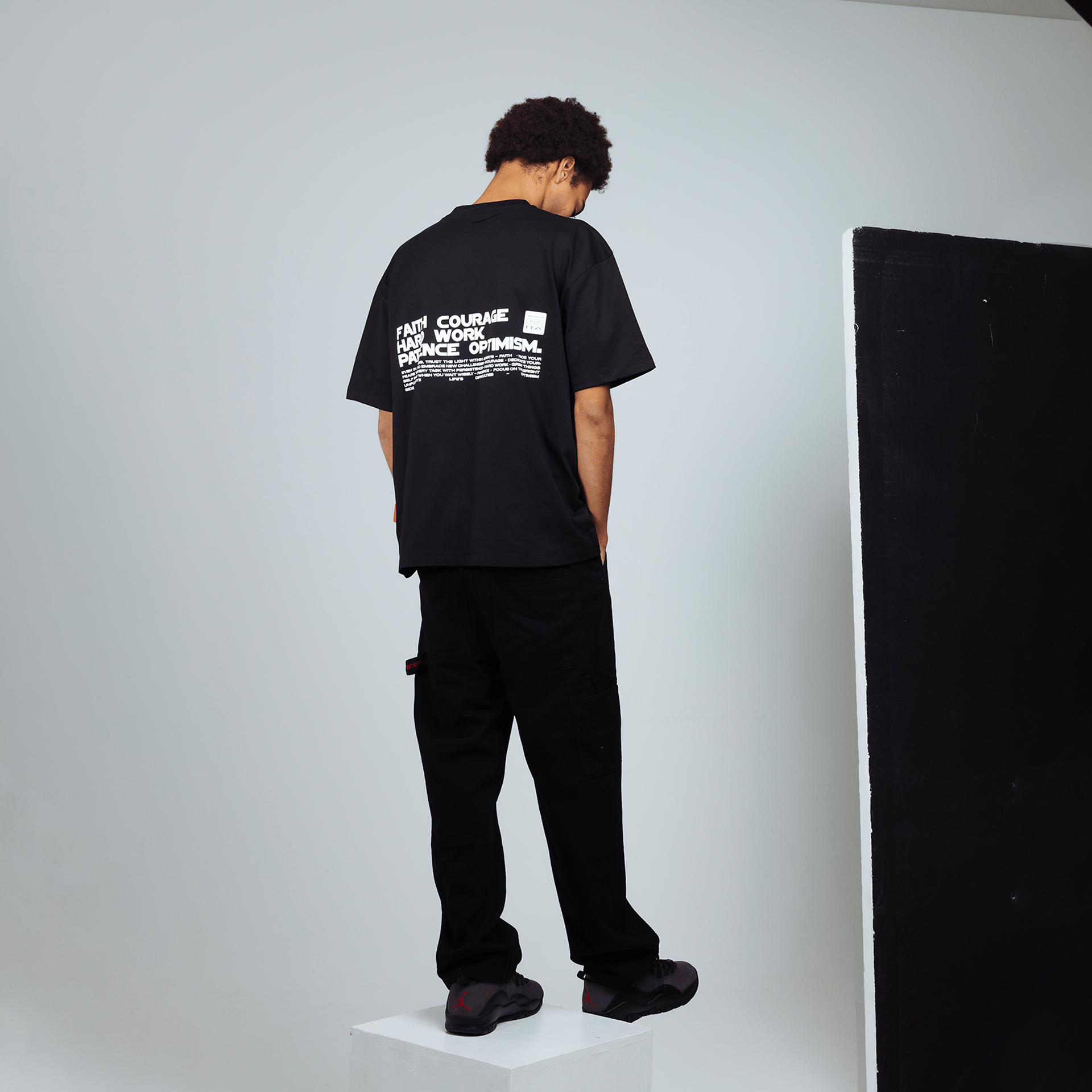 Airdom Mantra Tee "Black"