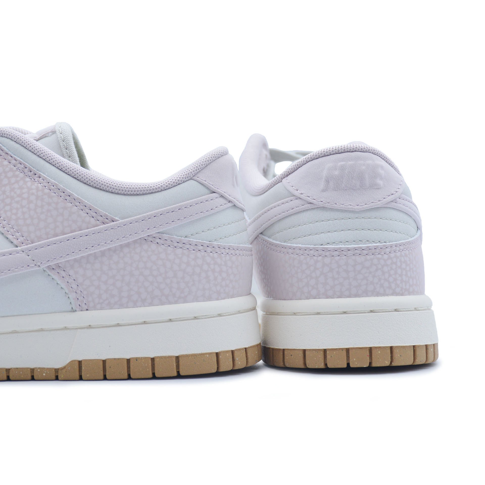 WMNS Dunk Low PRM NN "Platinum Violet"