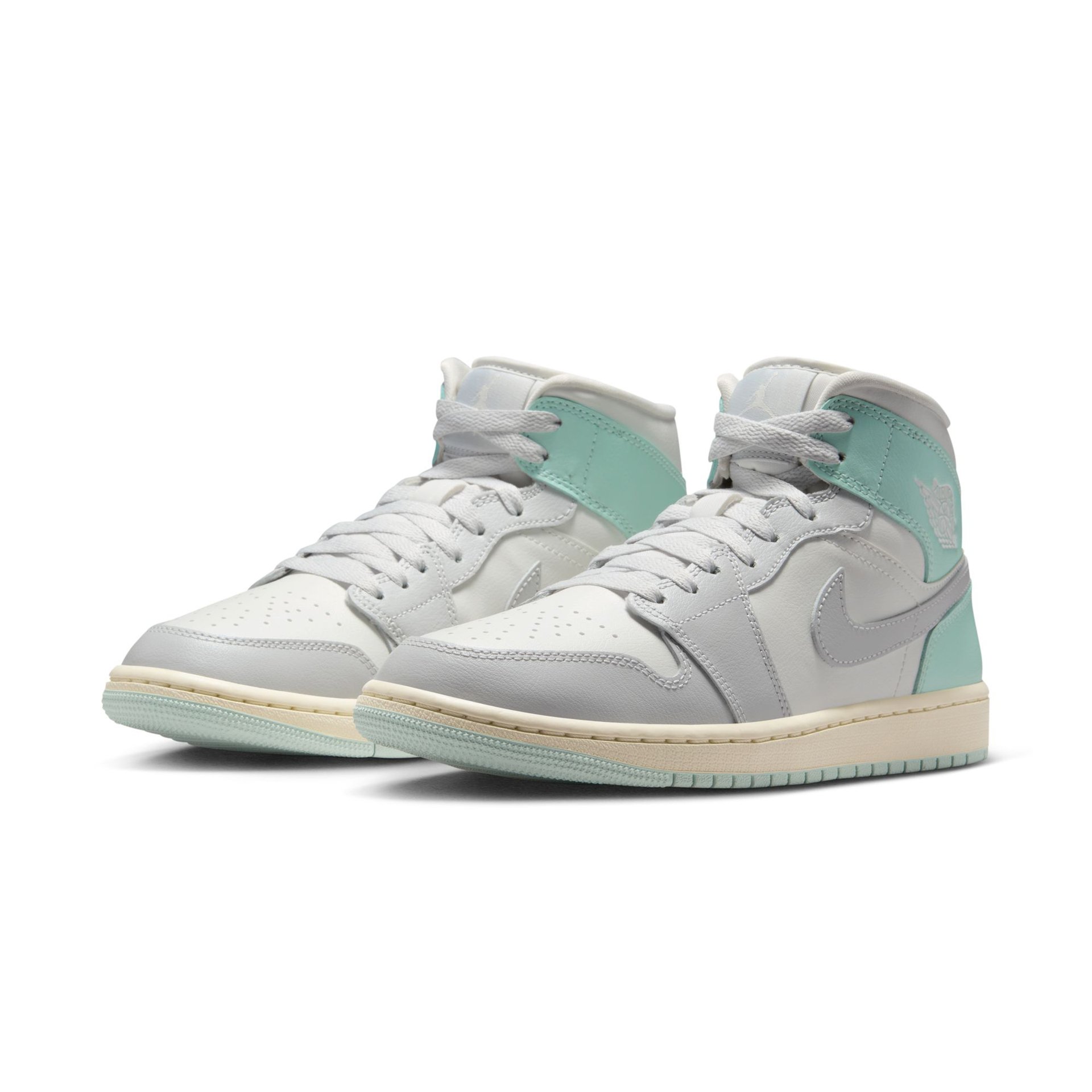 WMNS Air Jordan 1 Mid "Igloo"