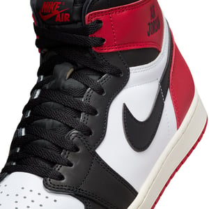 Air Jordan 1 Hi OG "Black Toe"