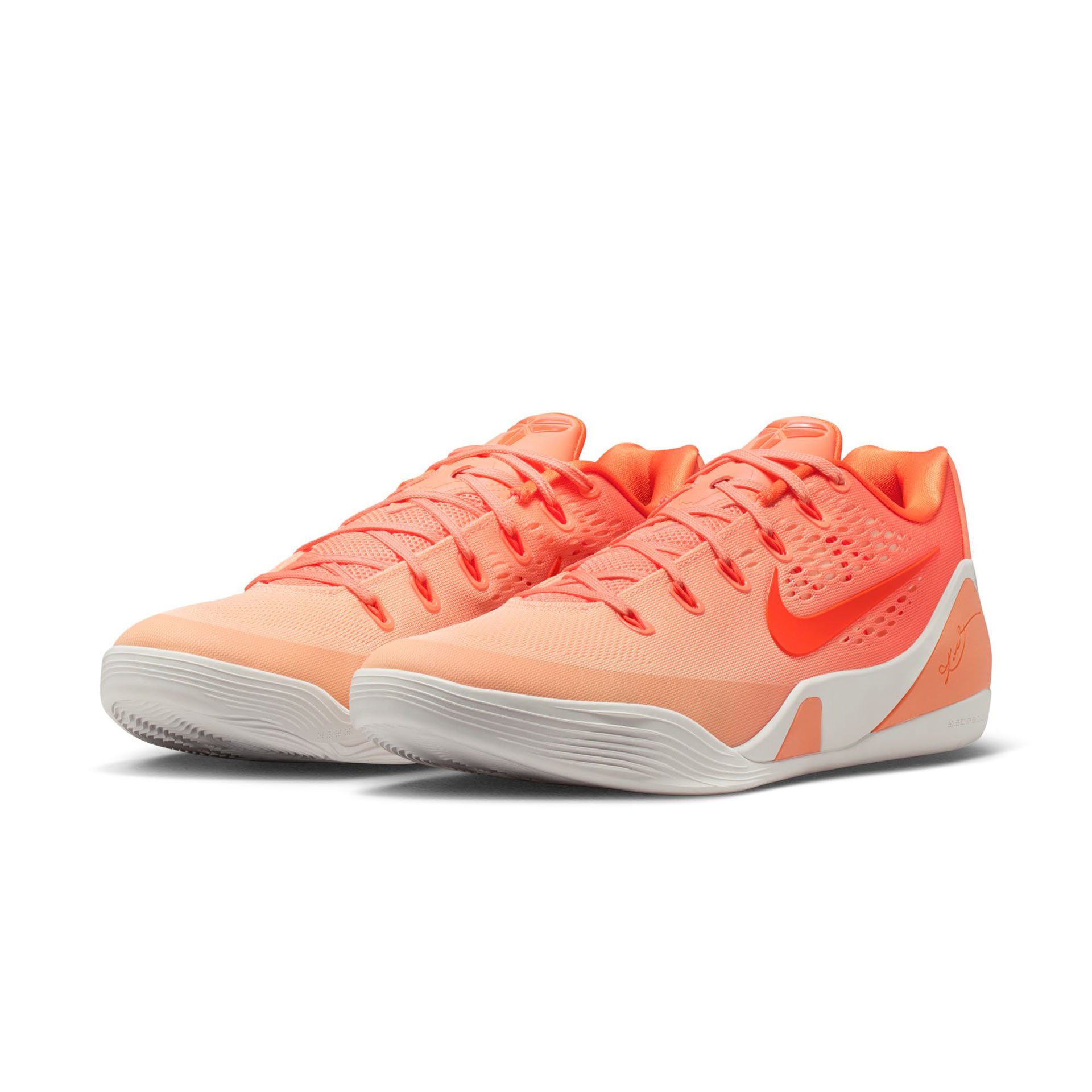 Kobe 9 EM Low Protro "WNBA"