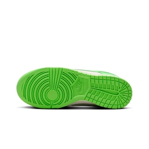 WMNS Dunk Low "Green Strike"