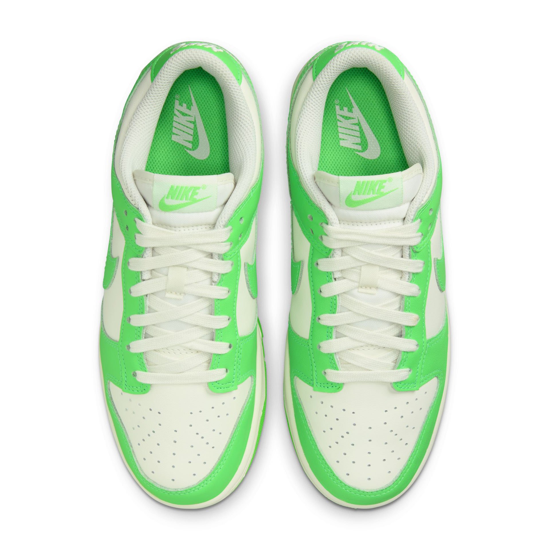 WMNS Dunk Low "Green Strike"