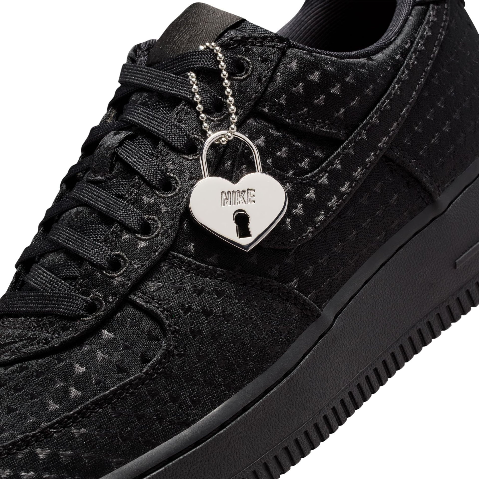 Air Force 1 Triple Black “Valentine's Day”