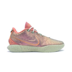 LeBron XXI "Queen Conch"
