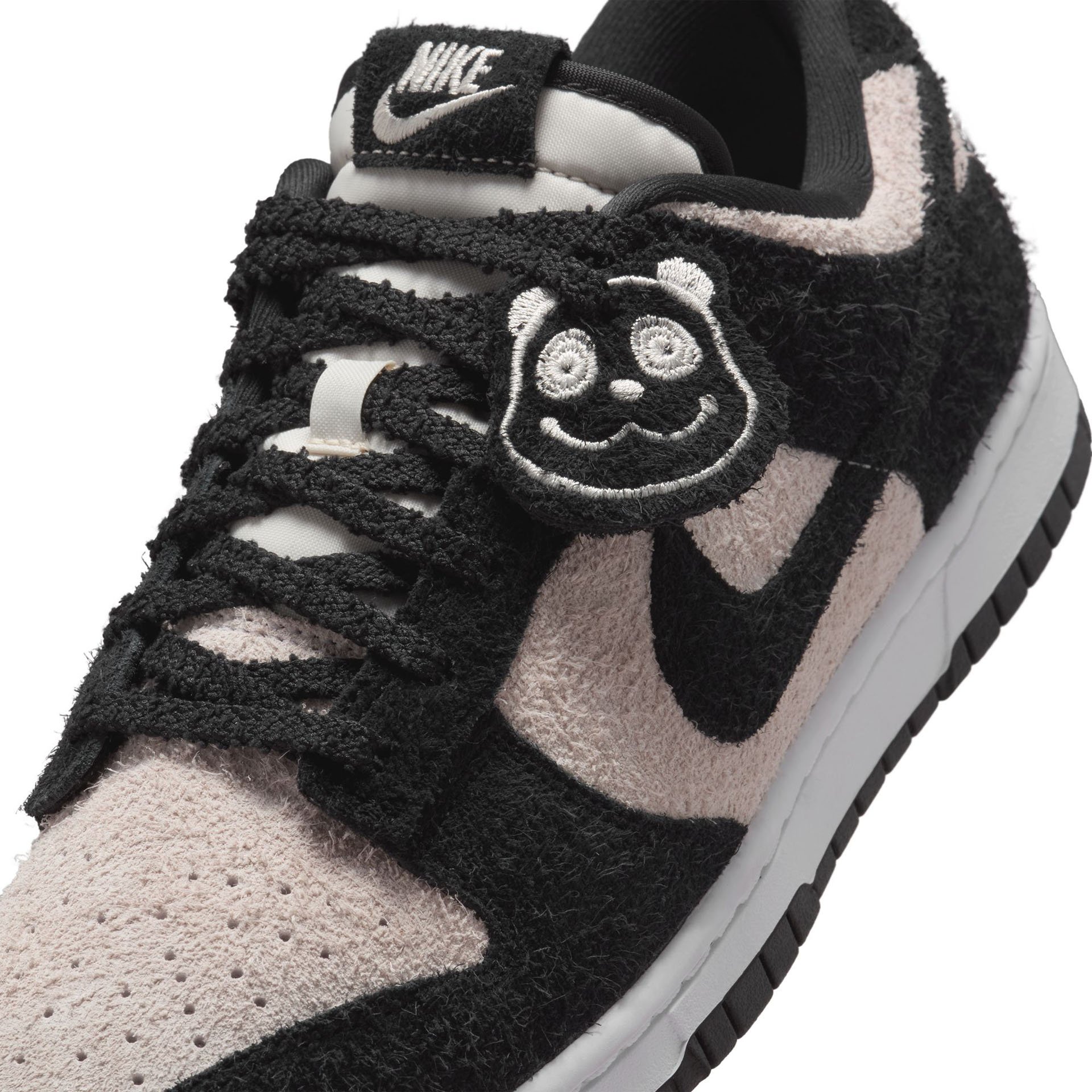 Dunk Low SE "Panda-Monium"