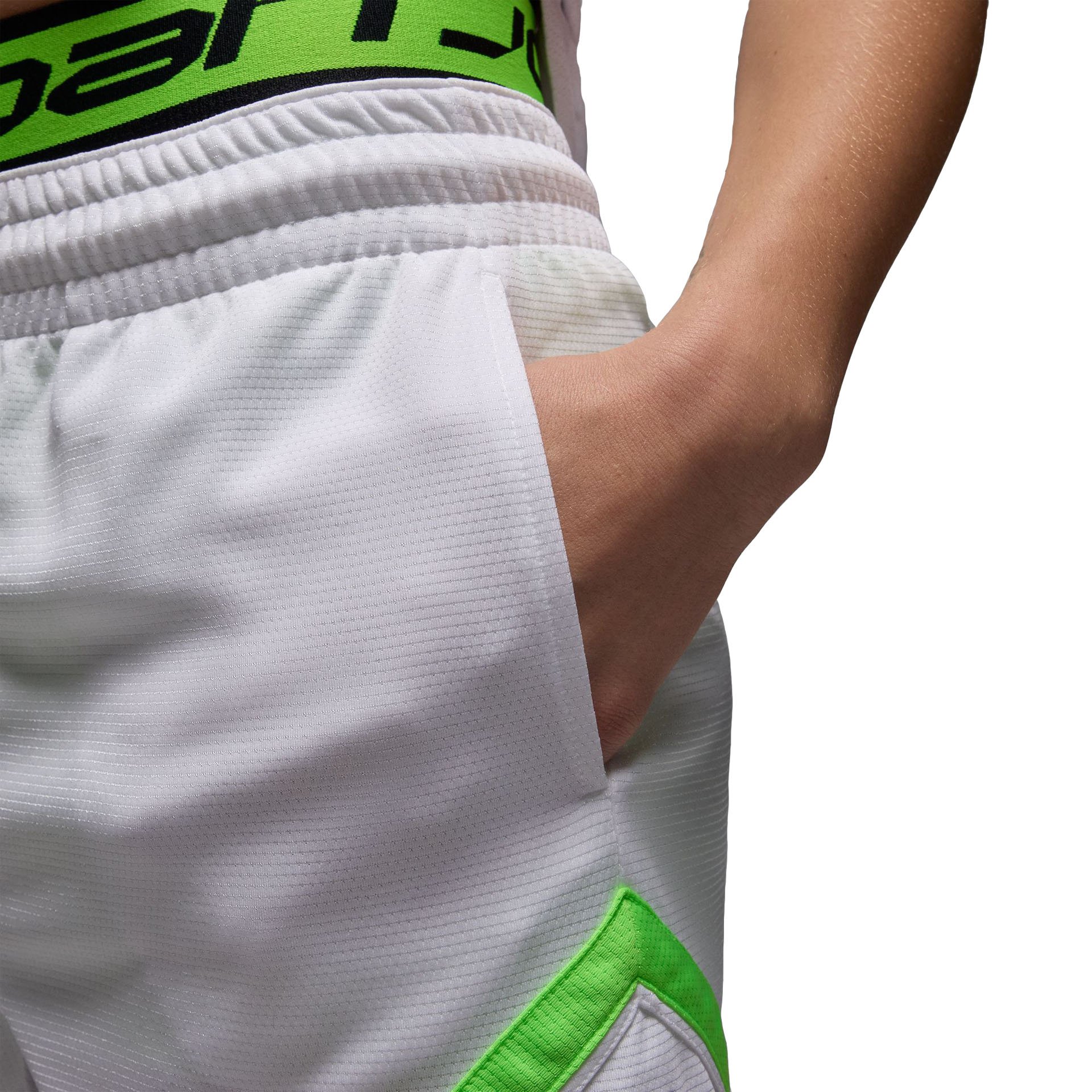 WMNS Diamond Short "Electric Green"