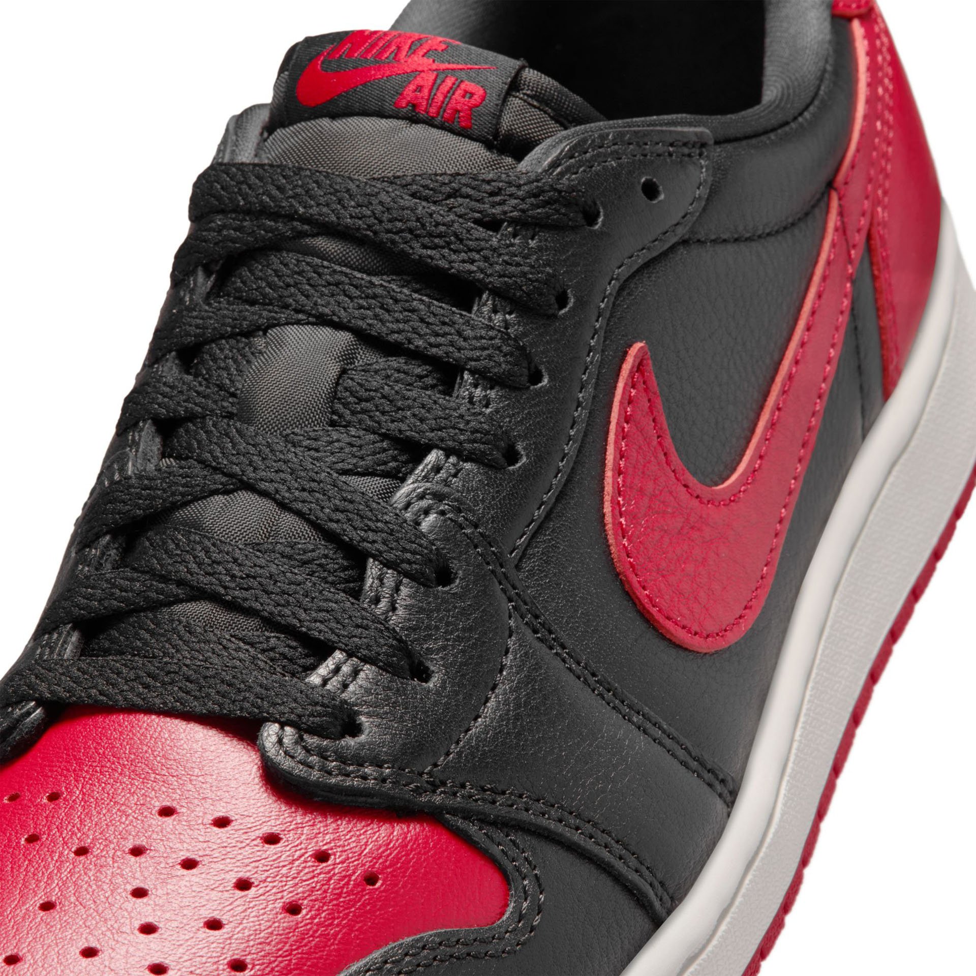 Air Jordan 1 Retro Low OG "Banned"
